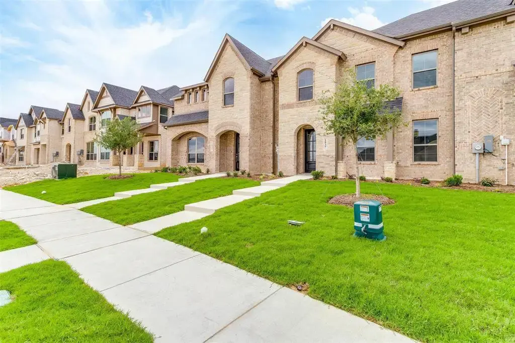 Charleston Townhomes, Mansfield, Texas